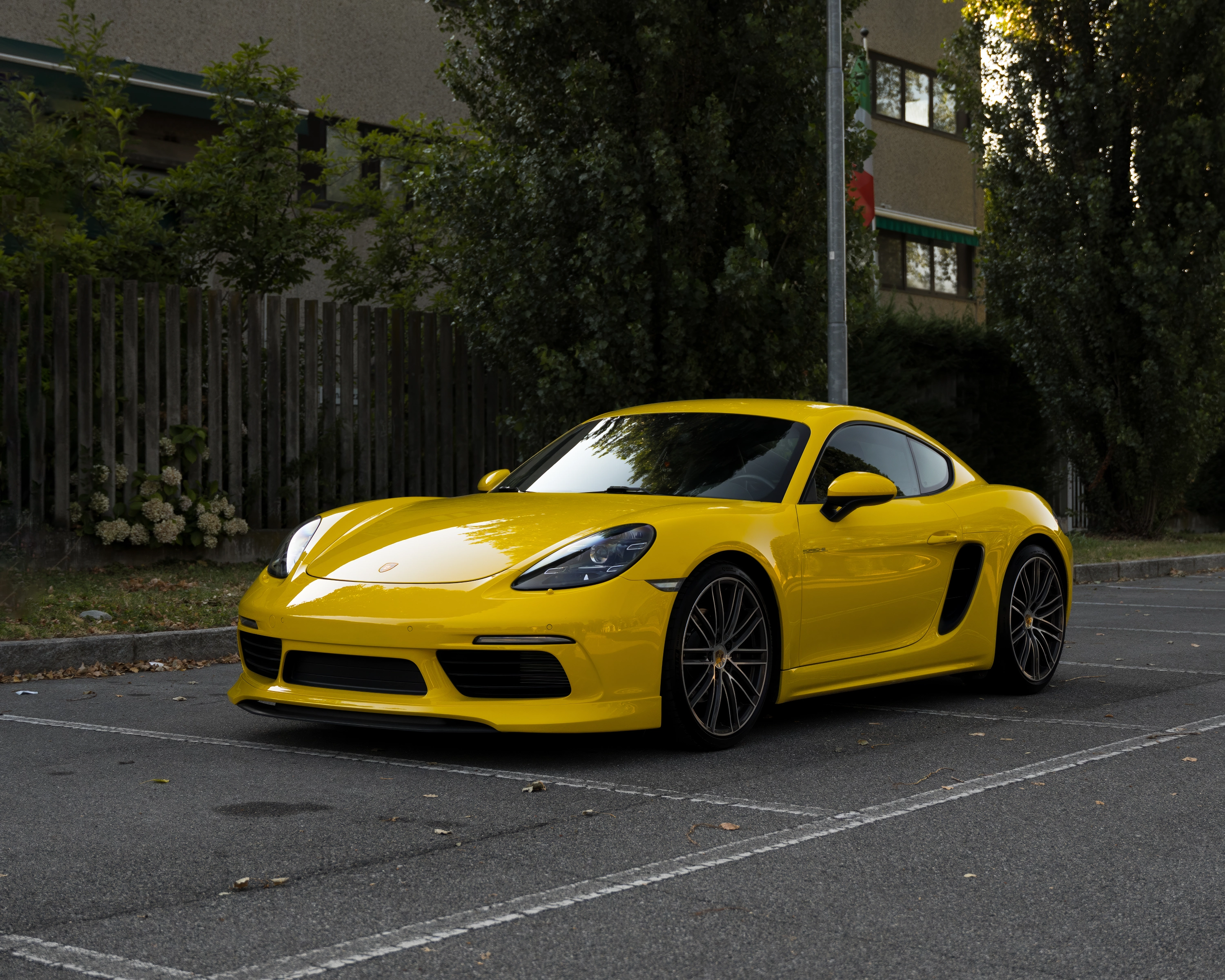 Porsche Cayman — Dettaglio fari DrivenByLight