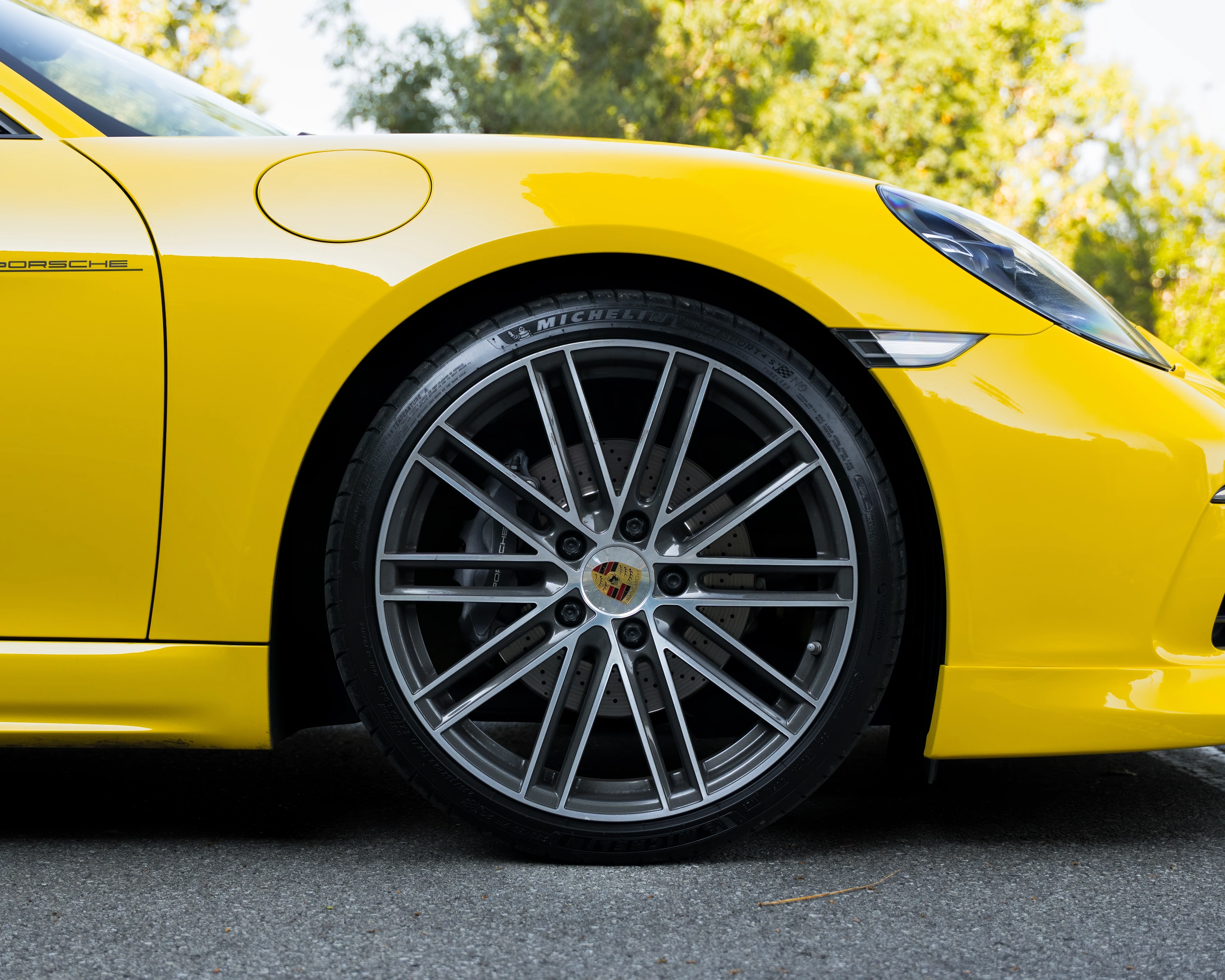 Porsche Cayman — Frontale sportivo DrivenByLight